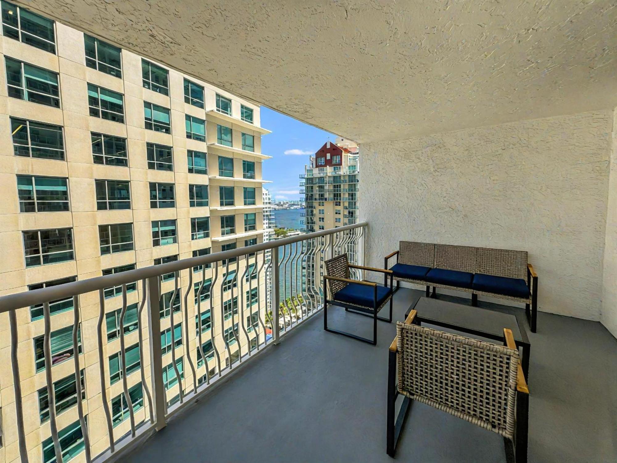 Elegant Centric Vibrant Pool Jacuzzi Free Parking Apartment Miami Exterior foto