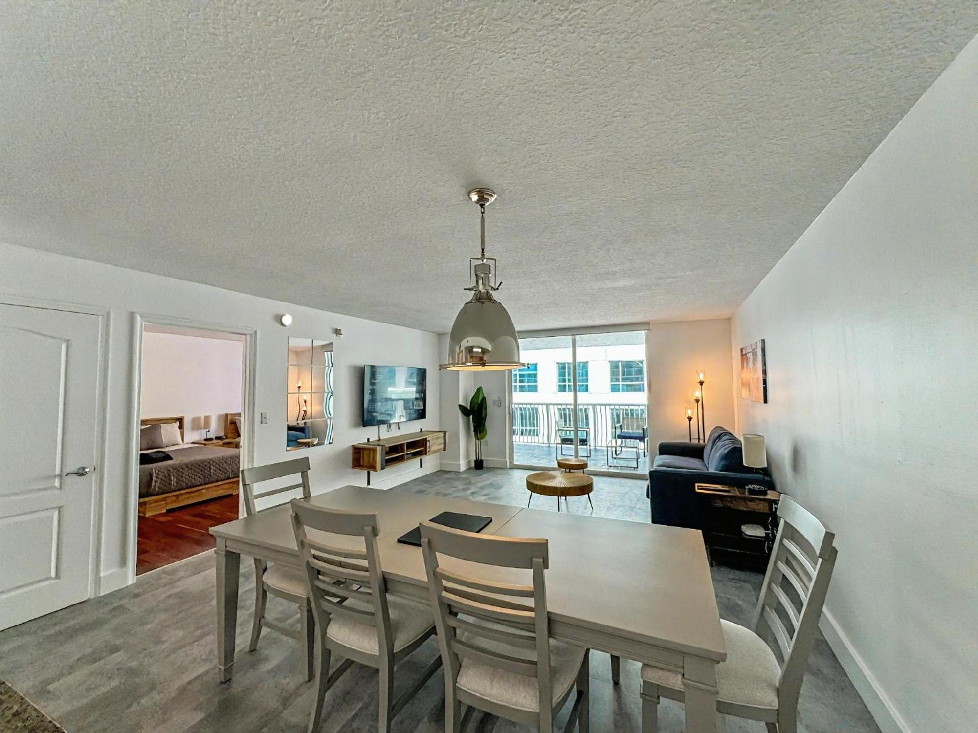 Elegant Centric Vibrant Pool Jacuzzi Free Parking Apartment Miami Exterior foto